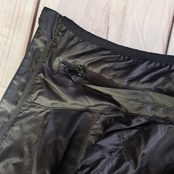 Zyia Active Black Trainer Vest Size Small Lightweight Packable Hood - Picture 10 of 11